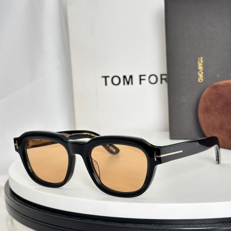 TOM FORD